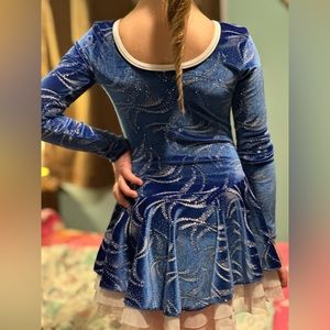 Girls size 4-6 Mondor skating or dance dress.